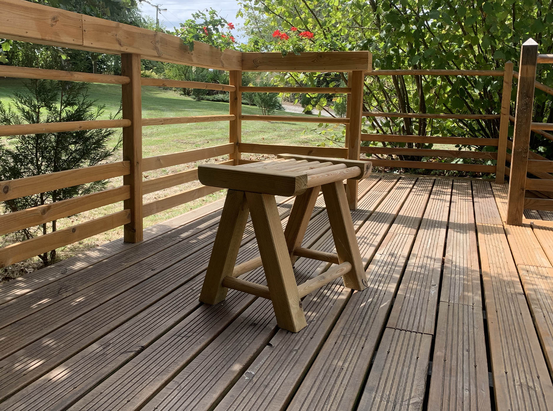 bois-plein-air-tabouret-02-01