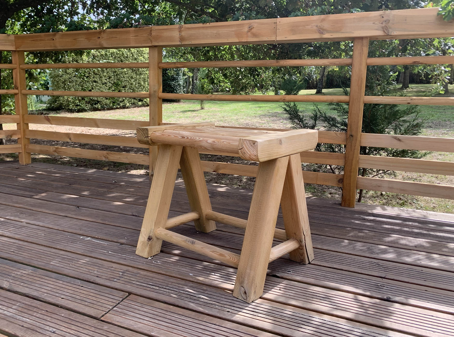 bois-plein-air-tabouret-02-02