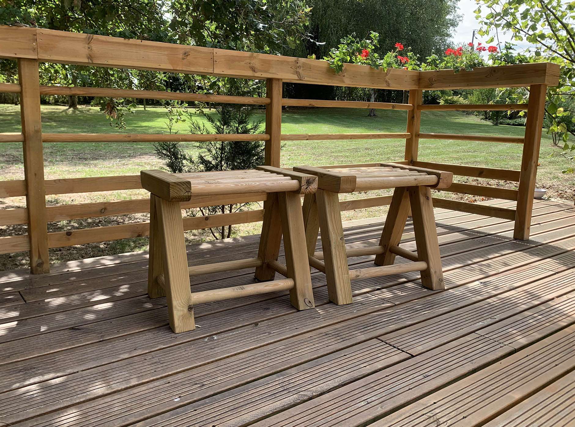 bois-plein-air-tabouret-02-03